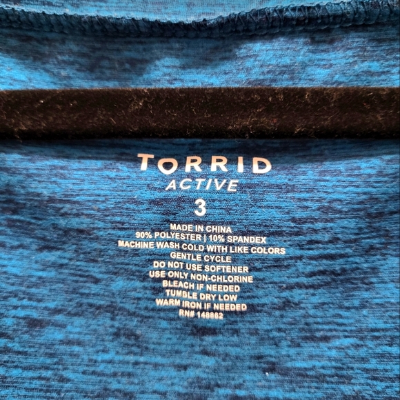 Torrid Active 3X V-Neck Top - Picture 2 of 3